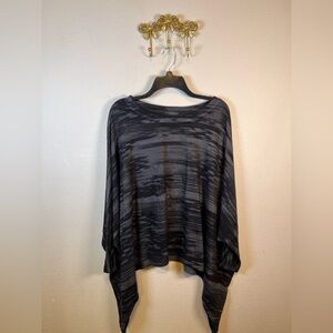 Nally & Millie Gray and Black Draped Knit Oversized Top 3/4 Sleeve. Size XL